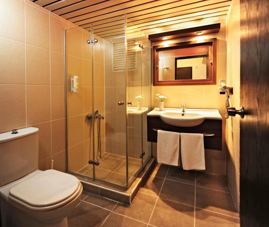Uestuen Hotel Alsancak Izmir Exterior photo