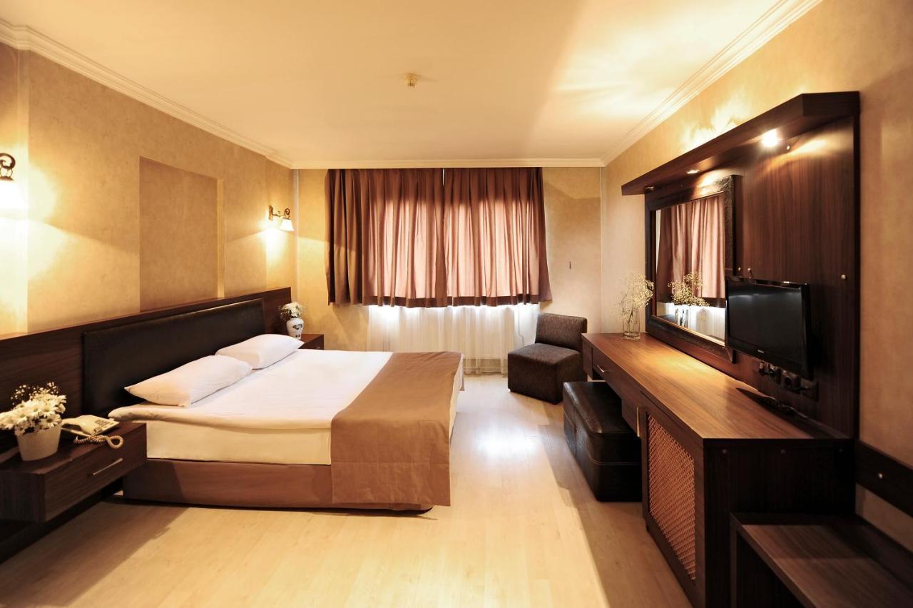 Uestuen Hotel Alsancak Izmir Exterior photo