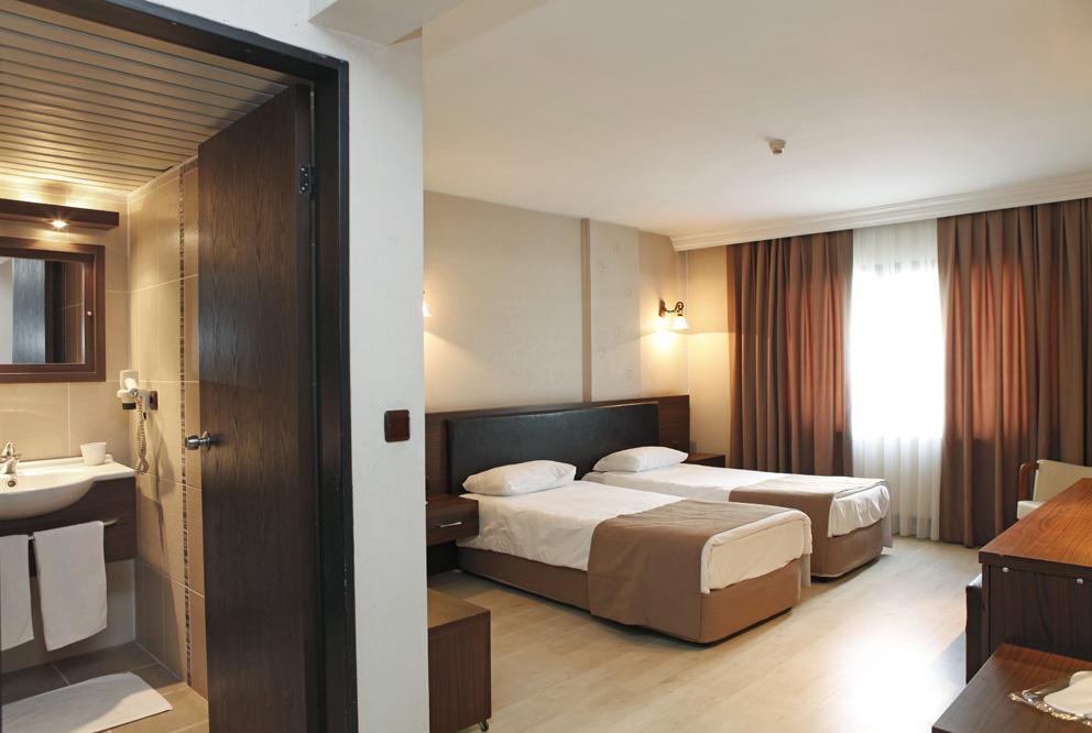 Uestuen Hotel Alsancak Izmir Exterior photo